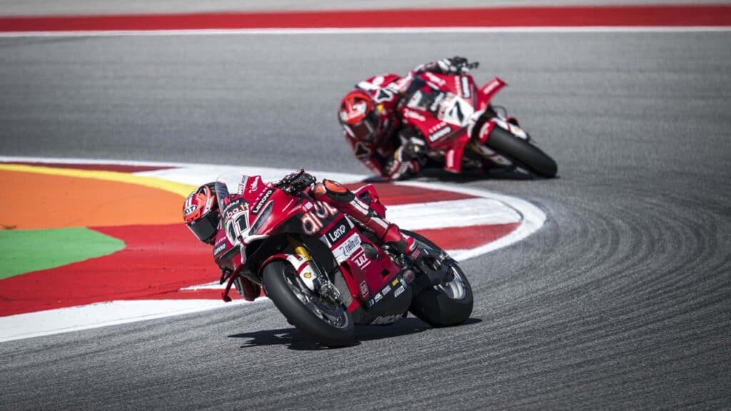 Bulega SBK 2026 moto - Bautista: Bulega è un Pilota Imbattibile in Questa Stagione di SBK - guida 1776533411024