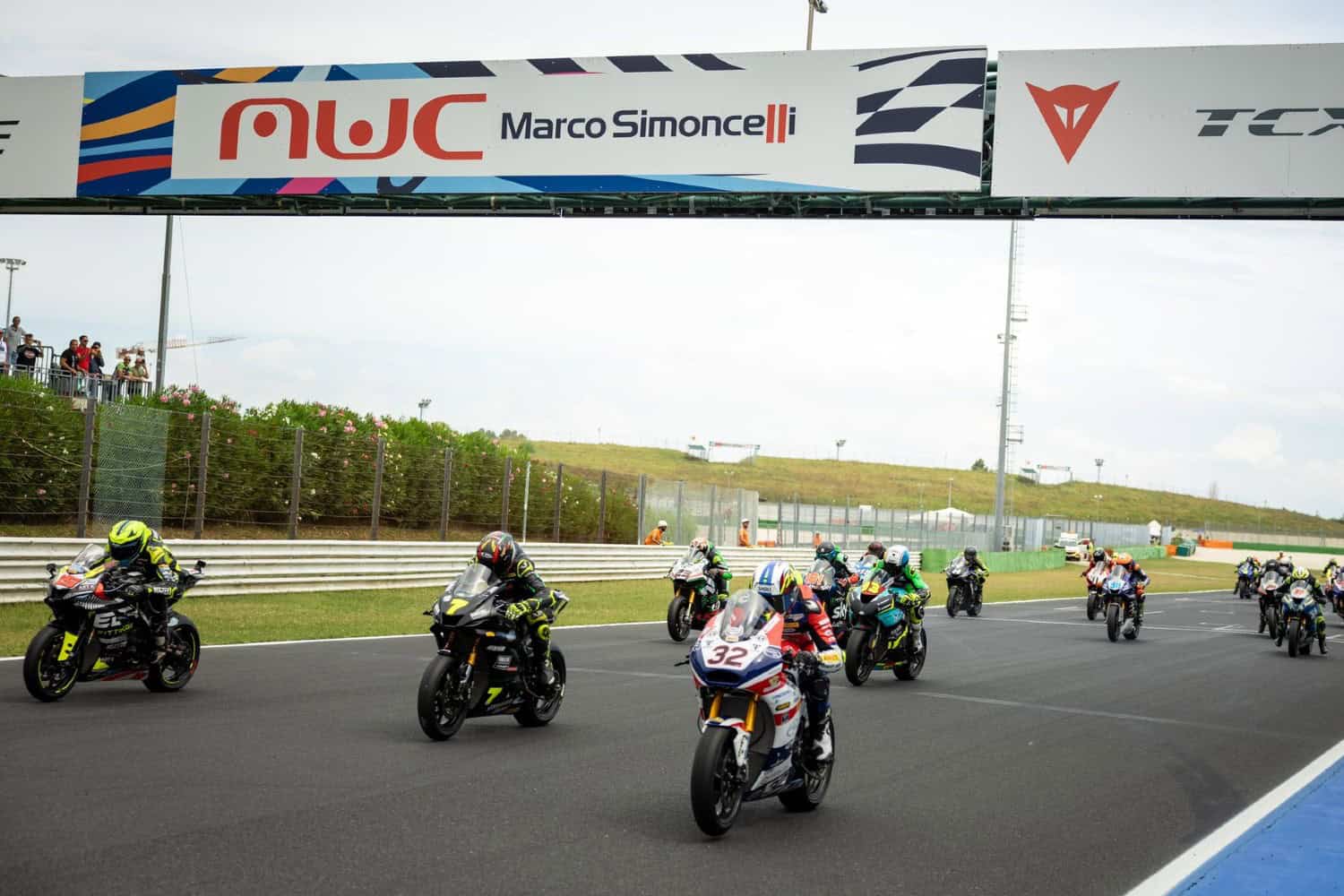 Supersport a Misano: Trionfo di Zannoni e Squalifica di Antonelli