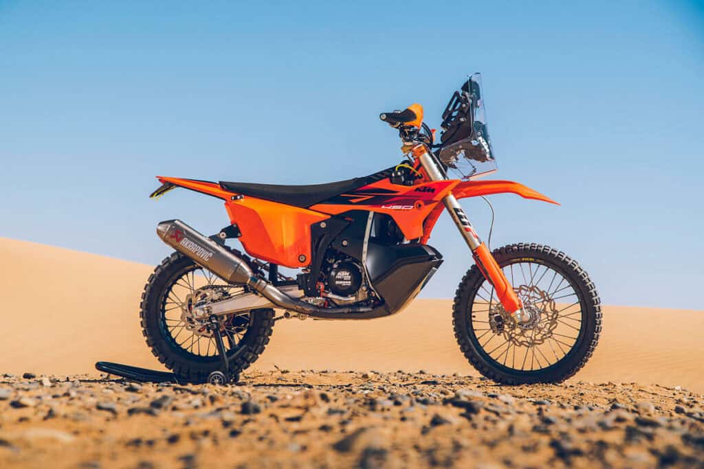 KTM 450 Rally Replica 2027 moto - Scopri la KTM 450 Rally Replica 2027: la Regina del Rally - guida 1777538411481