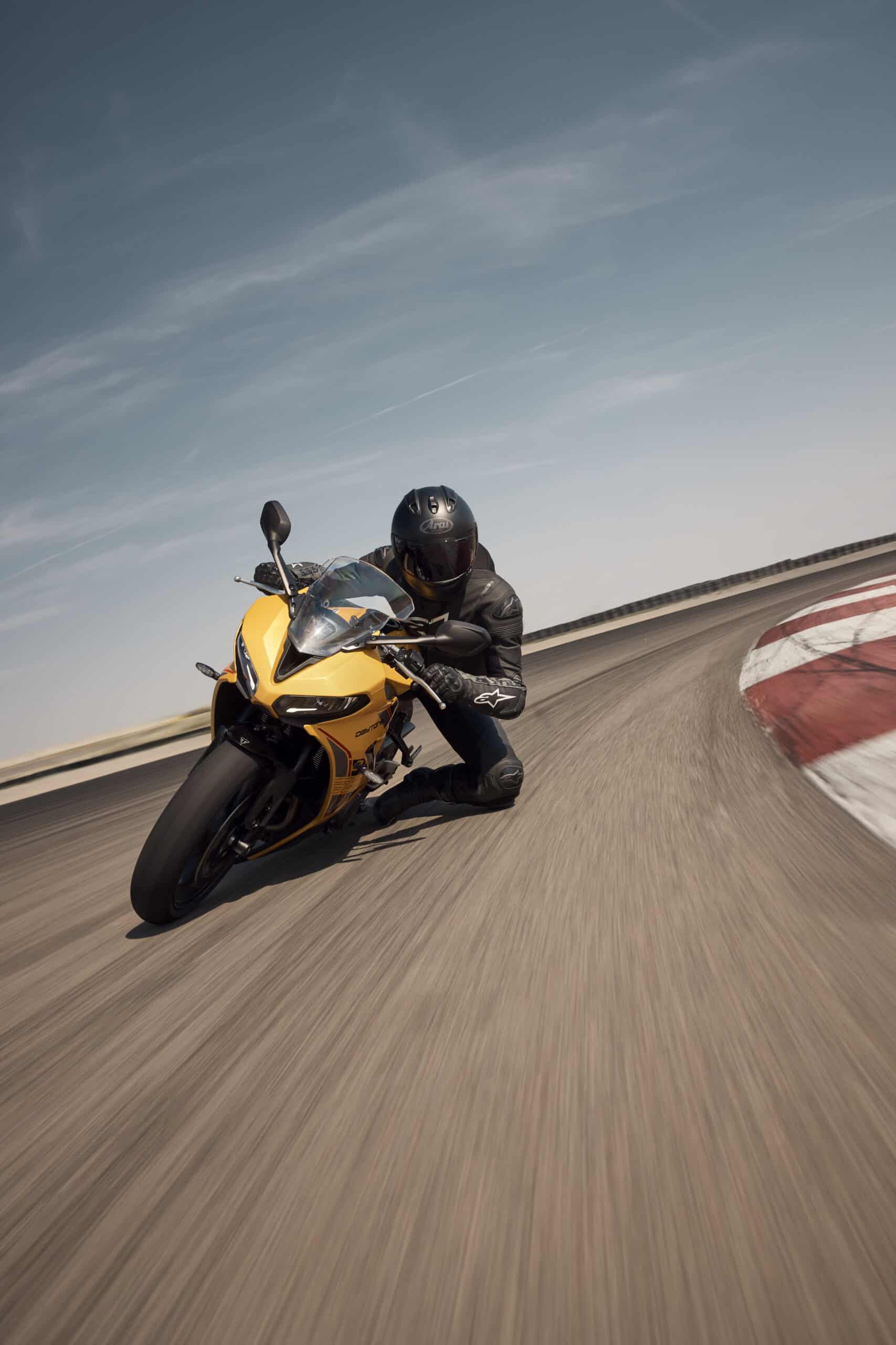 Moto Sportive 2026: le Novità Tecnologiche che Cambiano la Guida su Strada