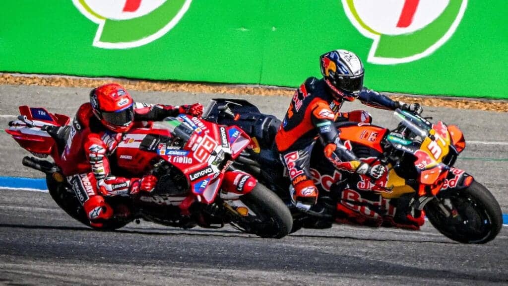 Pedro Acosta e Marc Marquez Ducati MotoGP moto - Pedro Acosta e Marc Marquez: il futuro della Ducati in MotoGP - guida 1775816311096