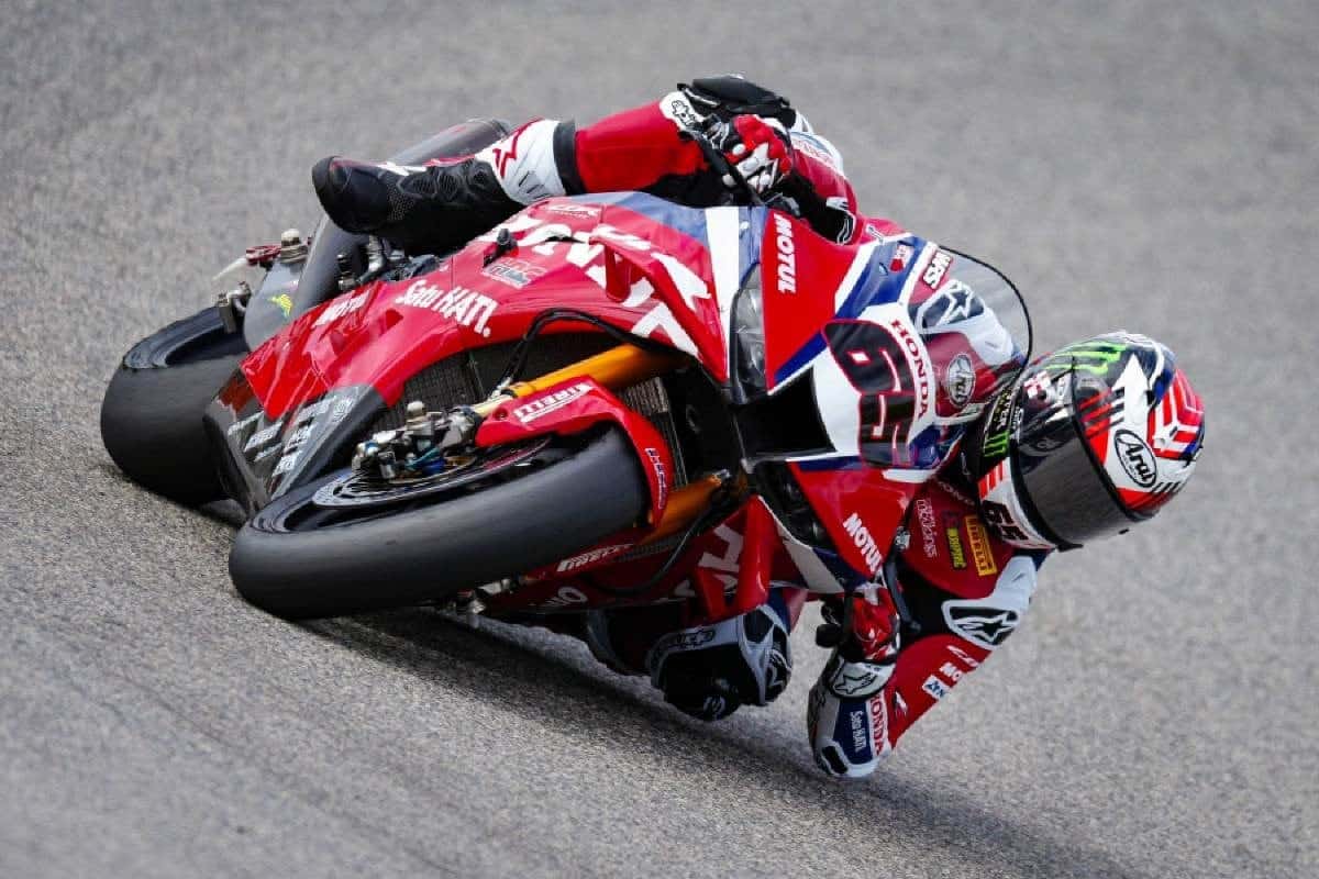 SBK 2026: Trionfo di Bulega ad Assen, Settima Vittoria Stagionale