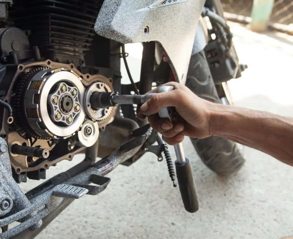sostituzione batteria moto moto - Guida alla Sostituzione della Batteria della Moto nel 2026 - guida 1776070546945