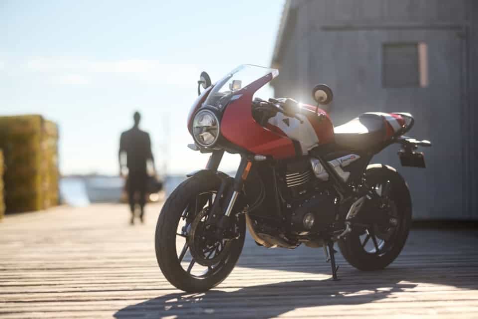 Triumph Tracker 400 moto - Triumph svela le nuove Tracker 400 e Thruxton 400: un'esperienza di guida emozionante - guida 1775856905668