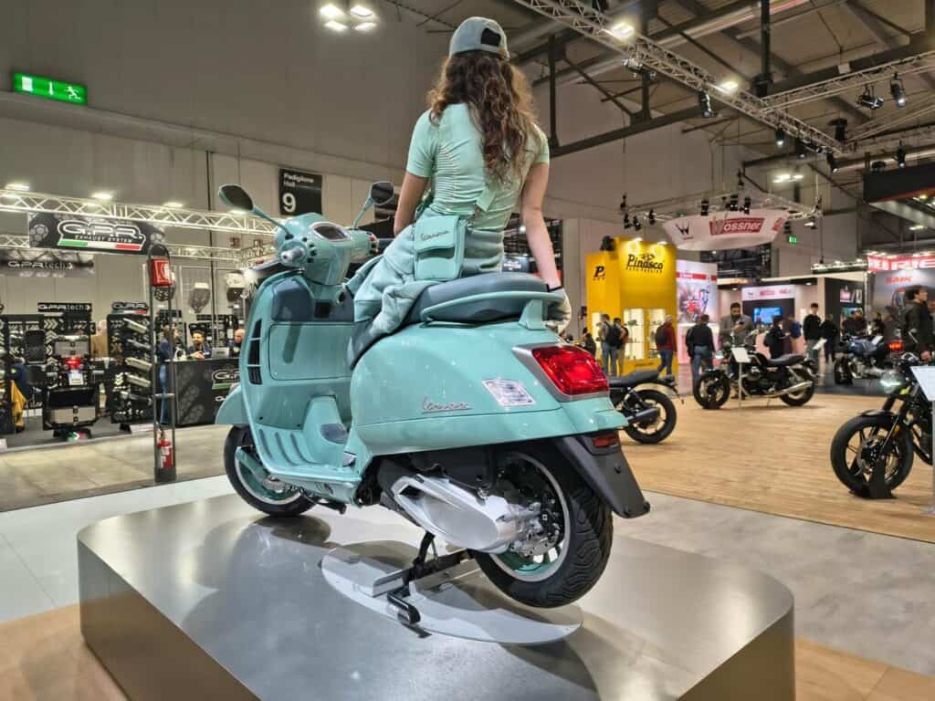 Vespa Piaggio 80 anni moto - Vespa Piaggio: 80 anni di storia e innovazione - guida 1777051929587