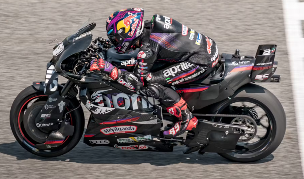 Aprilia MotoGP 2026 moto - Aprilia Racing: Obiettivo Competitività al Circuit de Barcelona-Catalunya - guida 1778661011991