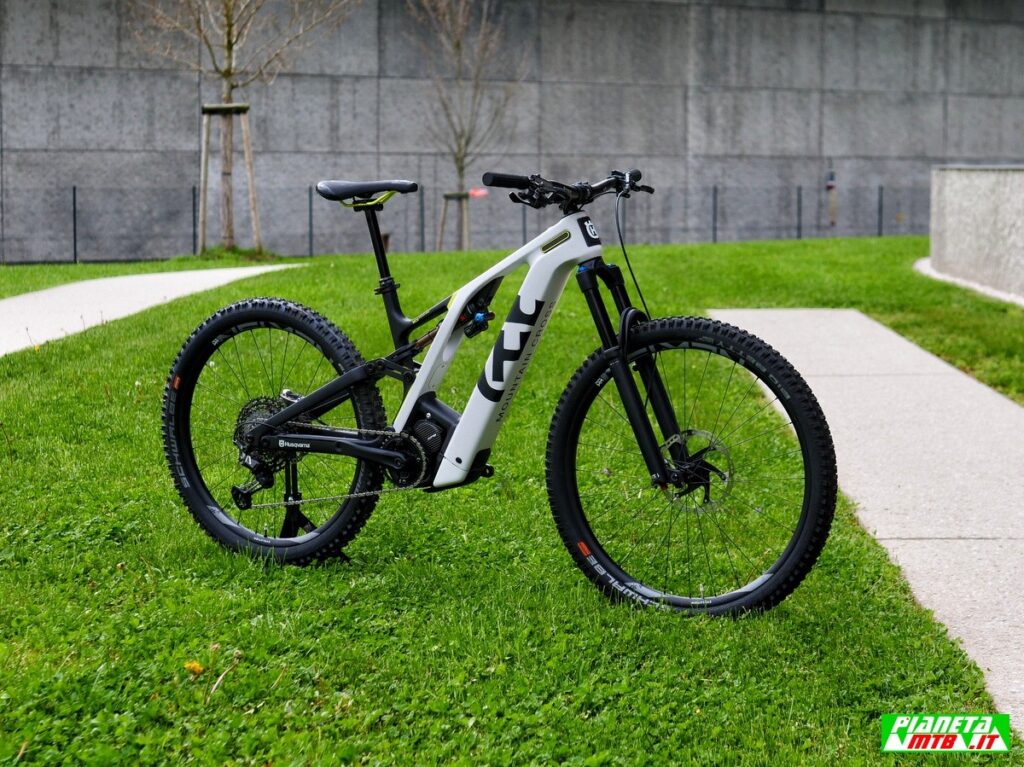 batteria semi-solida e-bike moto - Ride1Up Revv1 EVO: La Rivoluzione delle E-bike con Batteria Semi-Solida - guida 1777970409870
