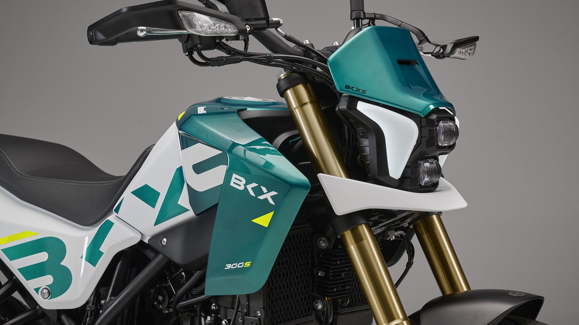 Nuove Benelli BKX 300 e BKX 300 S: Scopri il Monocilindrico Euro 5+ da 292 cc Nuove Benelli BKX 300 e BKX 300 S: Scopri il Monocilindrico Euro 5+ da 292 cc
