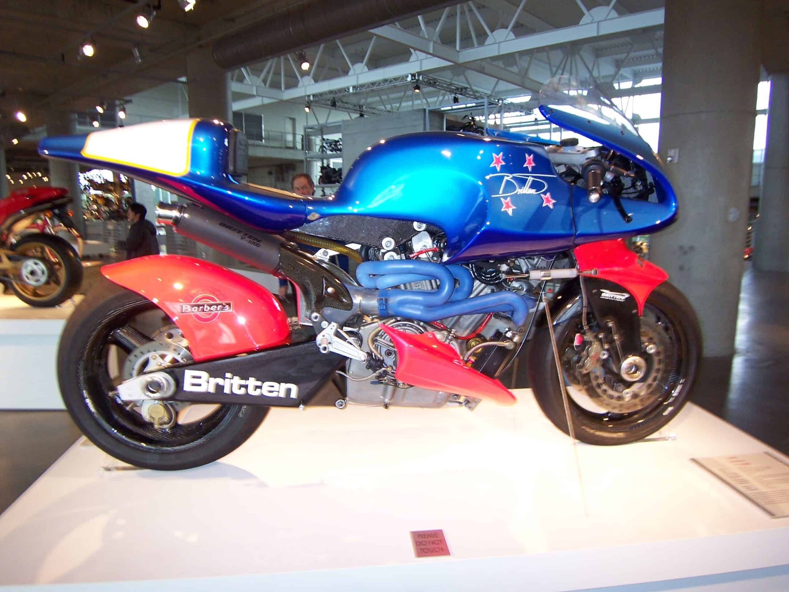 Britten V1000: la leggenda artigianale che ha rivoluzionato le corse
