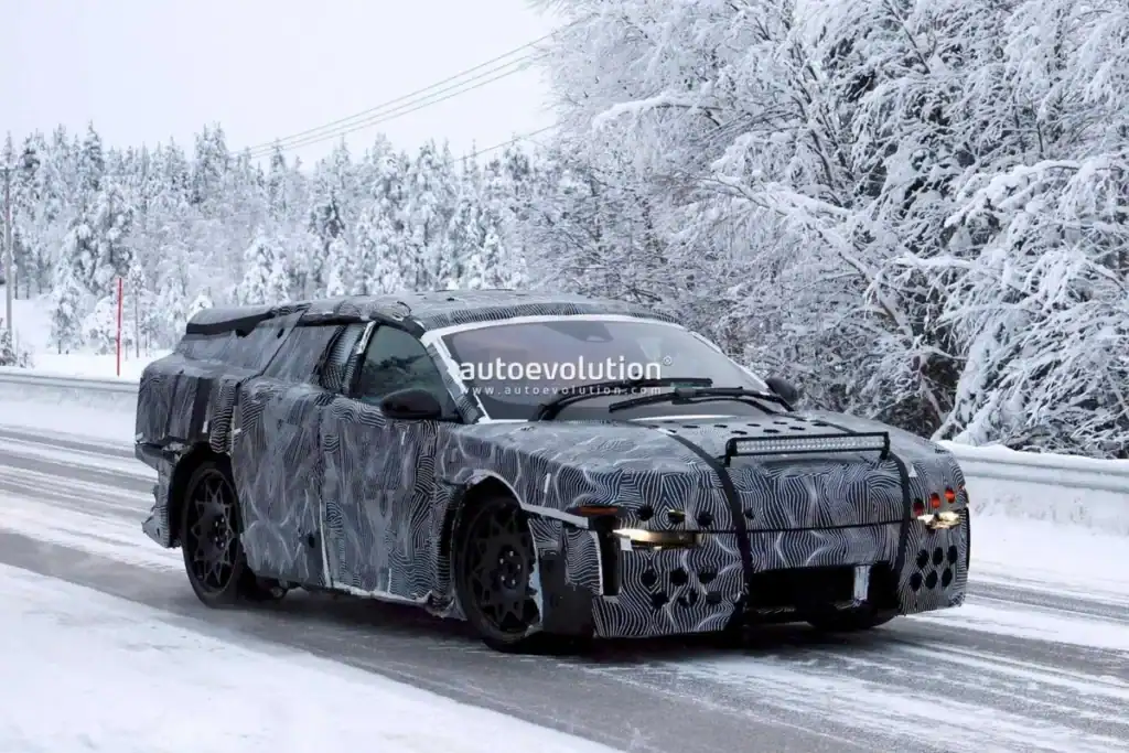 Ferrari Luce moto - Ferrari Luce: Una Rivoluzione Elettrica nel Mondo del Lusso - guida 1779870010694