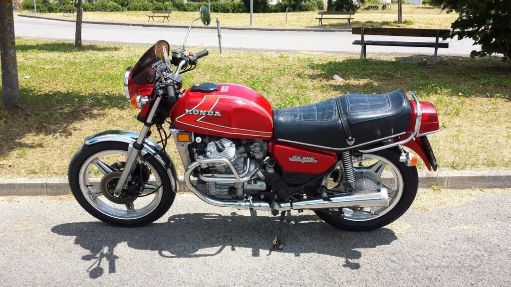 Honda CX500 Custom 1981 moto - Honda CX500 Custom 1981: Valore e Fascino di una Icona Vintage - guida 1778316007769
