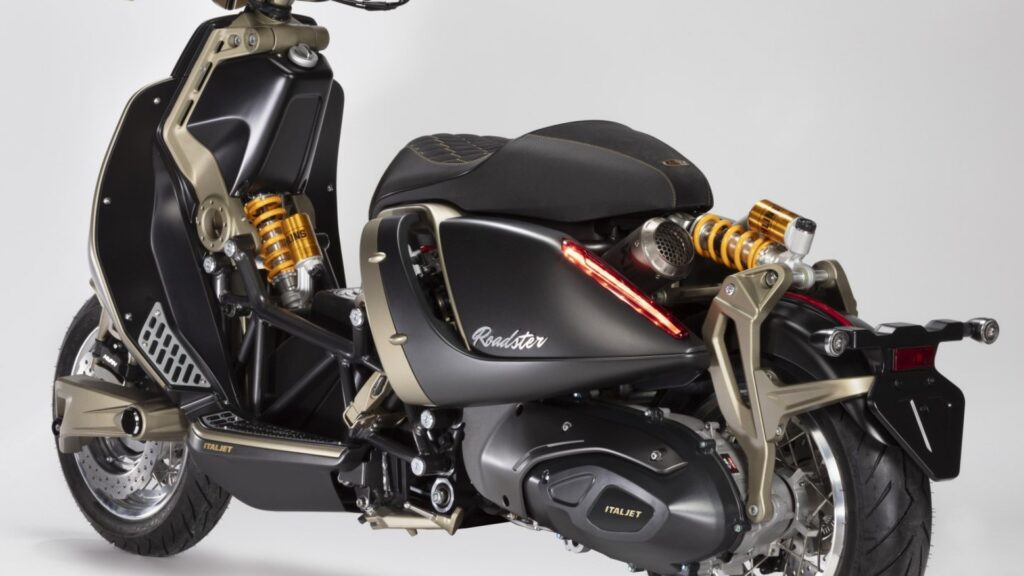 Italjet Roadster 400 Founders Edition moto - Italjet Roadster 400 Founders Edition: Sold Out in 46 Minuti - guida 1778575206809