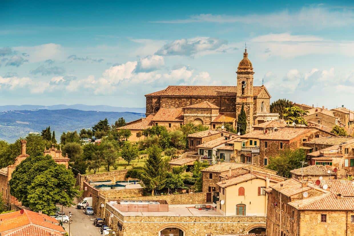 Toscana in Moto: Crete Senesi e Val d'Orcia Fuori Rotta