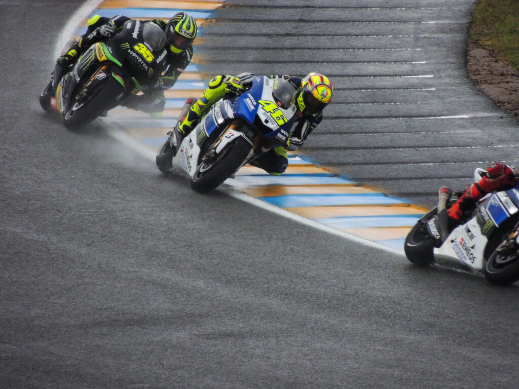 Le Mans MotoGP moto - Le Mans MotoGP: Meteo Incerto e Sorprese nel Paddock con Davide Brivio - guida 1778185157104