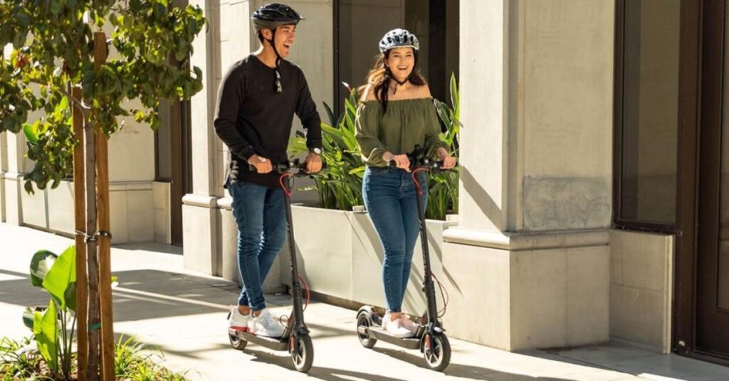 normative monopattini elettrici moto - Monopattini elettrici: nuove regole, obbligo di casco e targa in arrivo - guida 1778230209113