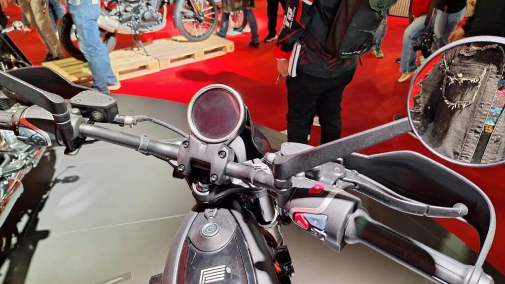 Royal Enfield Flying Flea C6 moto - Royal Enfield Flying Flea C6: La Nuova Moto Elettrica con Autonomia di 154 km - guida 1779871211069