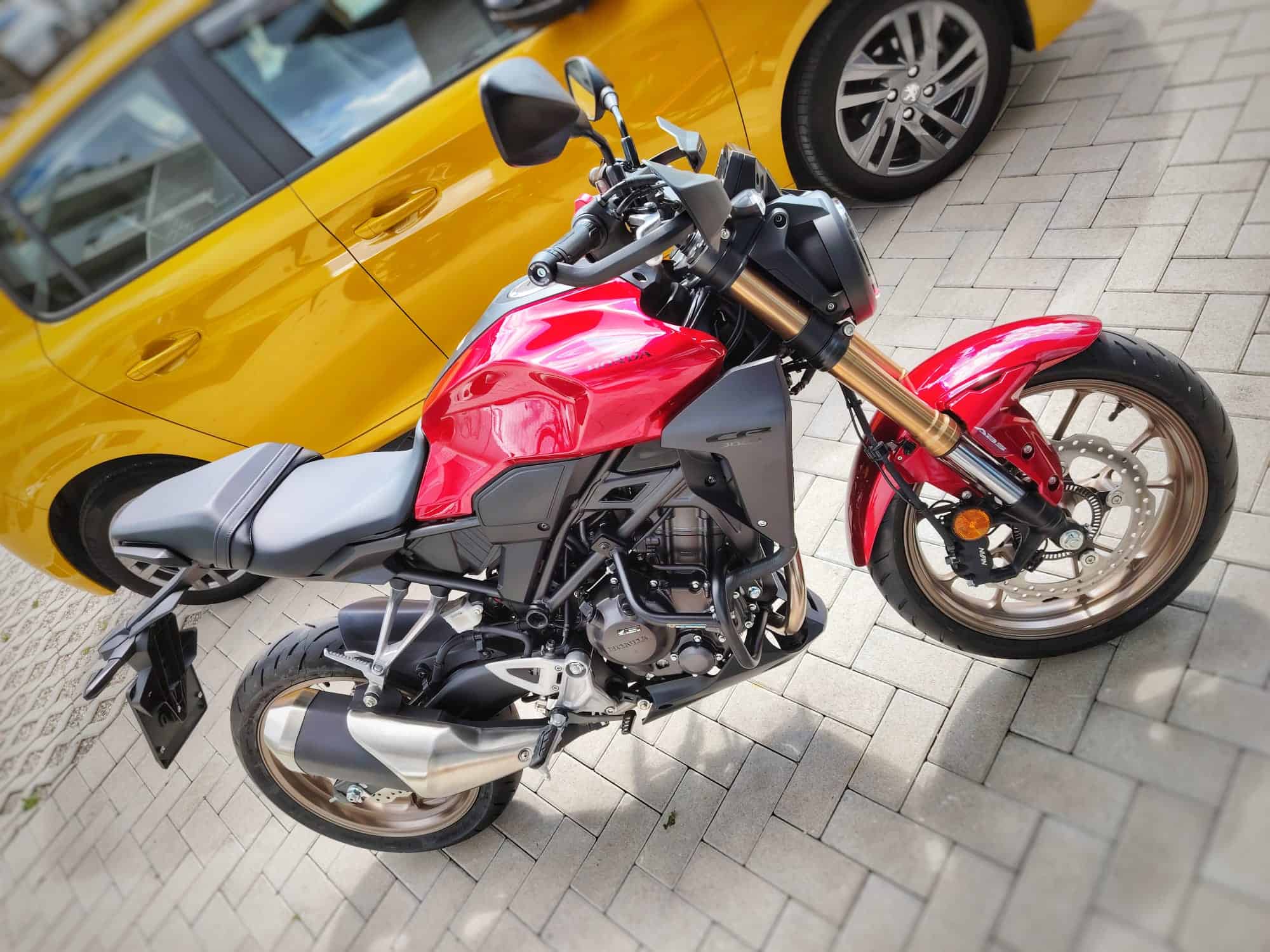 Prima guida in moto: gli errori da evitare nel 2026
