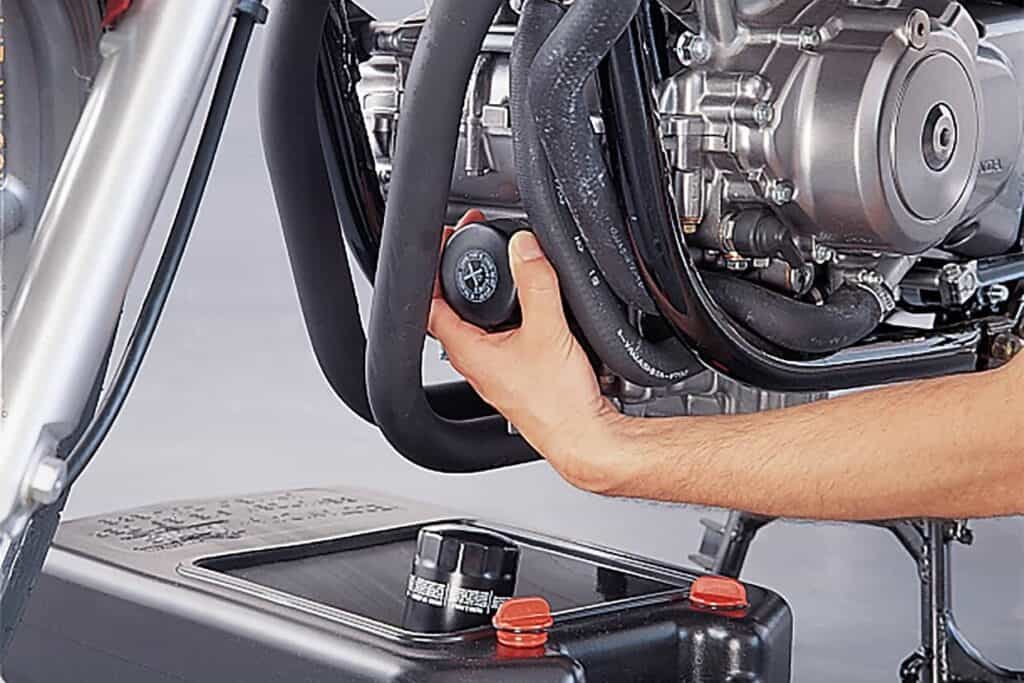 Cambio Olio Moto: Guida Completa Fai-da-Te 2026 come cambiare olio moto 2026 moto - Cambio Olio Moto: Guida Completa Fai-da-Te 2026 - guida 1780644729354