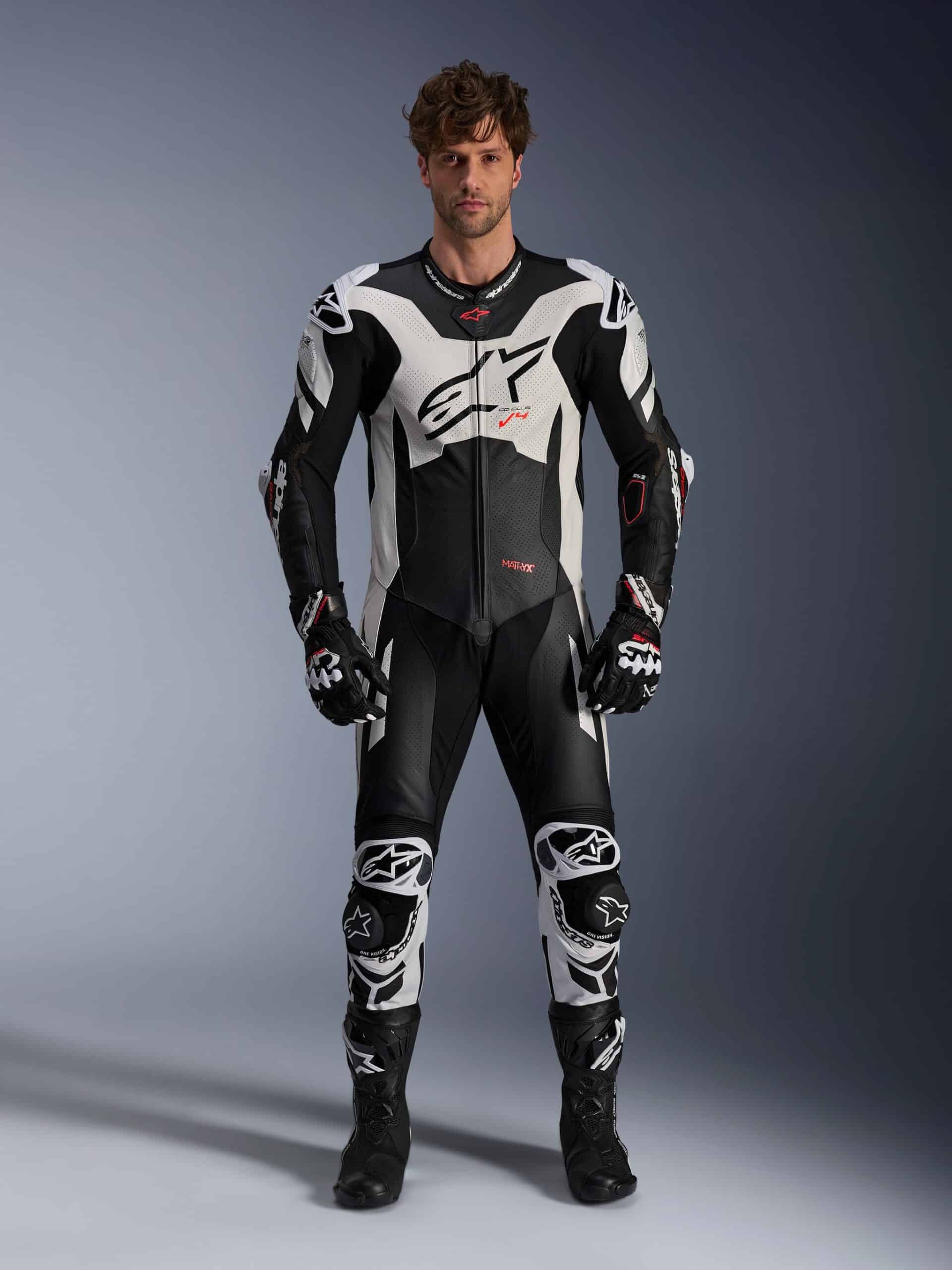 Tuta Moto: Pelle o Tessuto per l