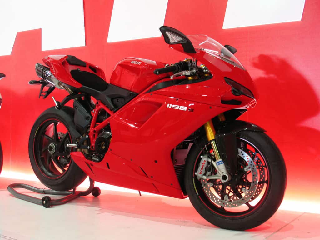 Ducati 1198S moto - Il Principe William e la Sua Passione per la Ducati 1198S - guida 1781599209185