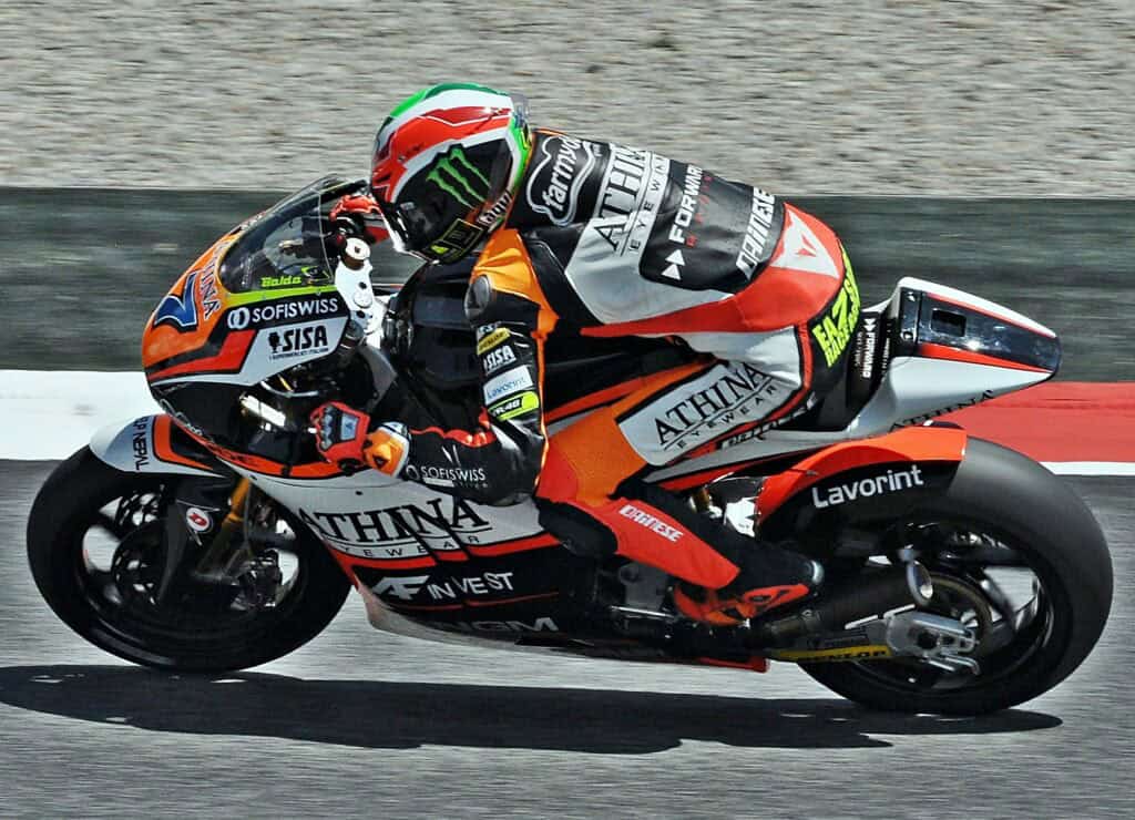 Hector Garzó Supersport 2026 moto - Hector Garzó entra in scena nel team Renzi Corse per la Supersport 2026 - guida 1781082010209