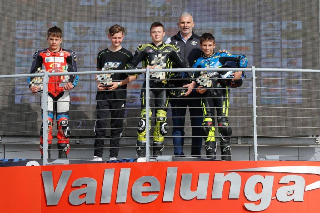incidente Vallelunga moto - Tragedia a Vallelunga: Incidente Mortale Durante le Prove Libere - guida 1780563008409