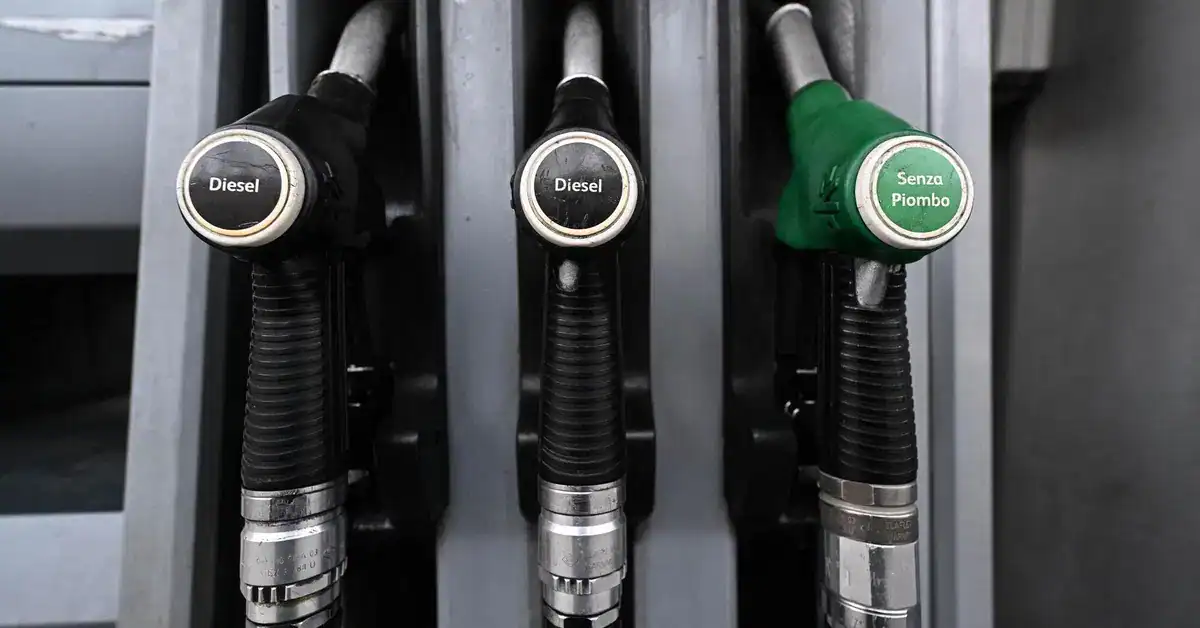 Aumento delle Accise sui Carburanti: Impatto sui Costi per Moto e Scooter