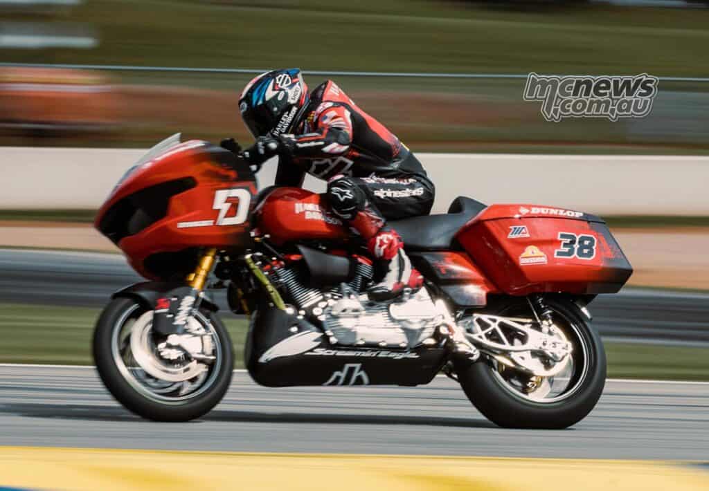 Bradley Smith Bagger World Cup 2026 moto - Bradley Smith si unisce alla Bagger World Cup a Silverstone con Harley-Davidson - guida 1783414810991