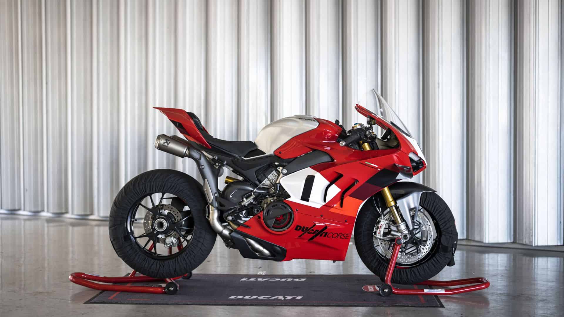 Ducati Panigale V4 R 2026: la supersportiva omologata per la strada che sfida la pista