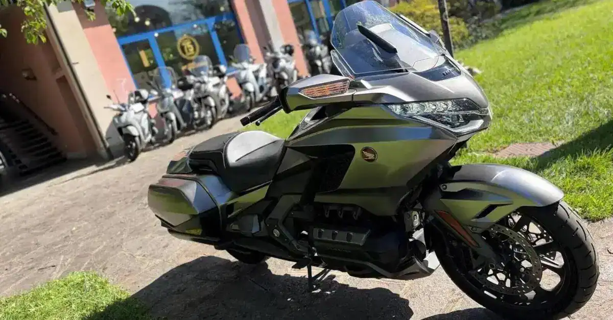 Honda Gold Wing 1800 Bagger: l'Usato che Rivoluziona il Touring