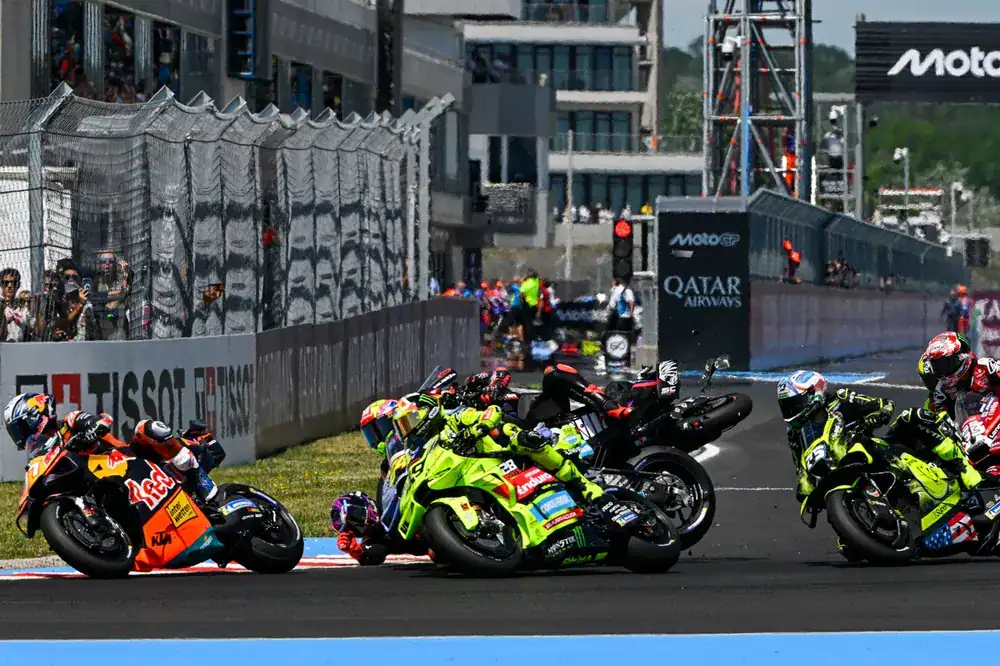 incidenti motociclistici Alpe Adria moto - Tragedia al Campionato Alpe Adria: Due Piloti Perdono la Vita a Brno - guida 1783932610252